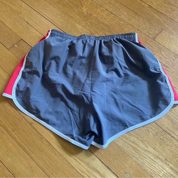 Reebok gray and red running shorts - Picture 4 of 7